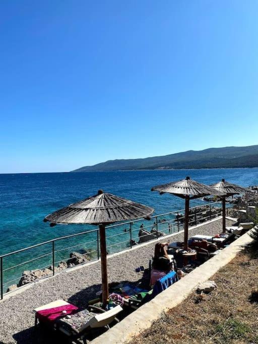Studio Vesna With A Terrace And Sea View Рабац Экстерьер фото