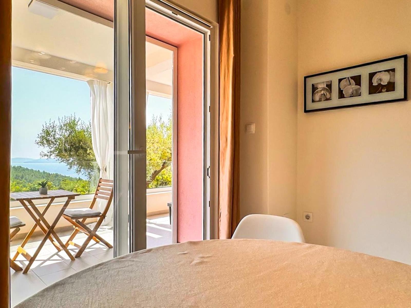 Studio Vesna With A Terrace And Sea View Рабац Экстерьер фото